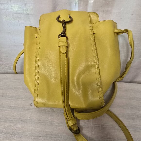 Universal Thread yellow drawstring crossbody - Picture 2 of 8